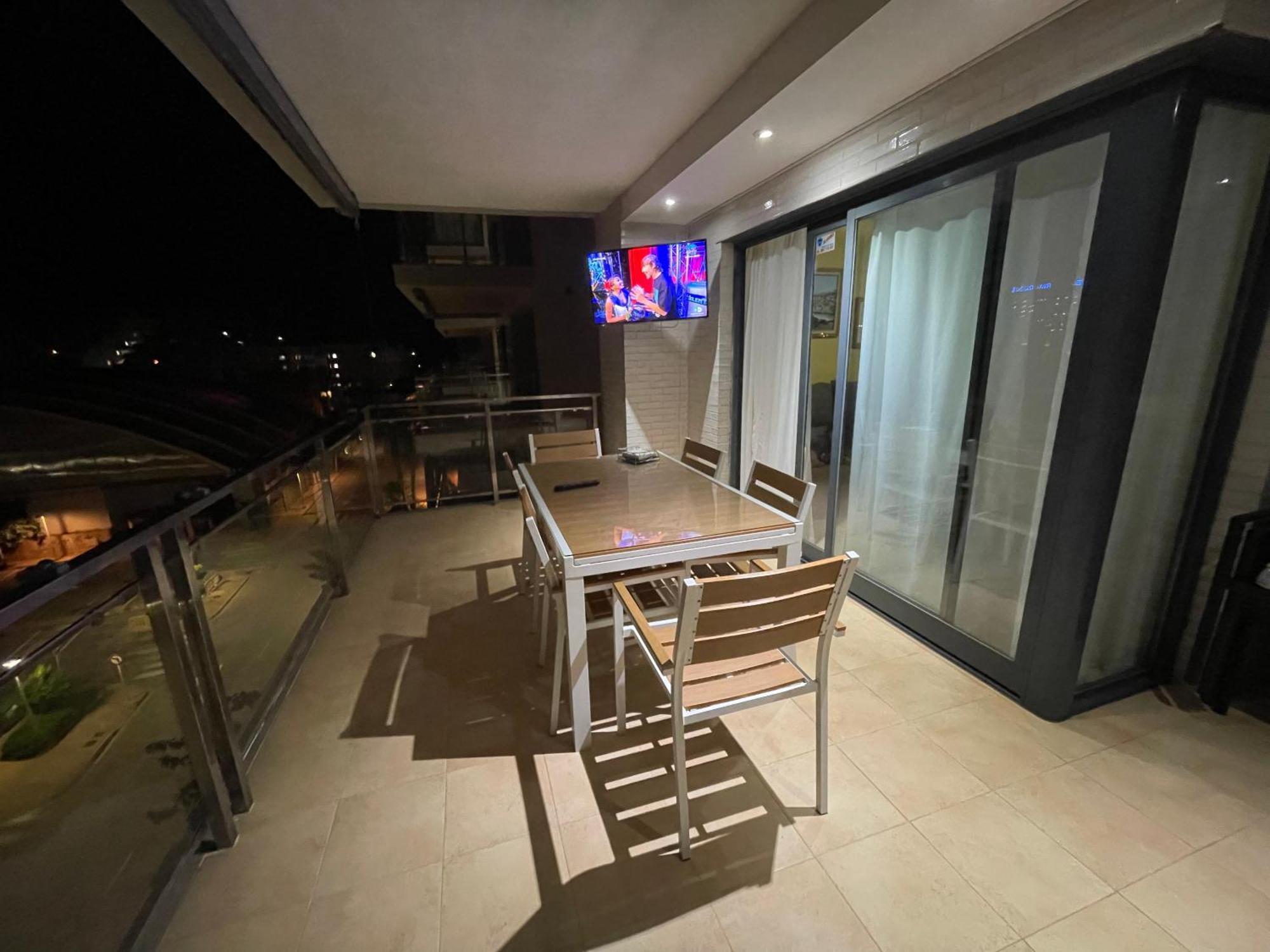 אורופסה דל מר Las Terrazas - Primera Linea De Playa Con Netflix, Disney, Movistar Con Todo El Futbol, Series, Cine Y Prime Video מראה חיצוני תמונה